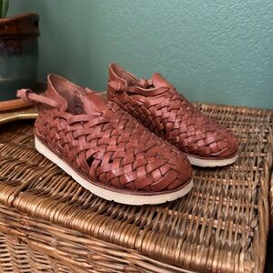 Brand X Huaraches